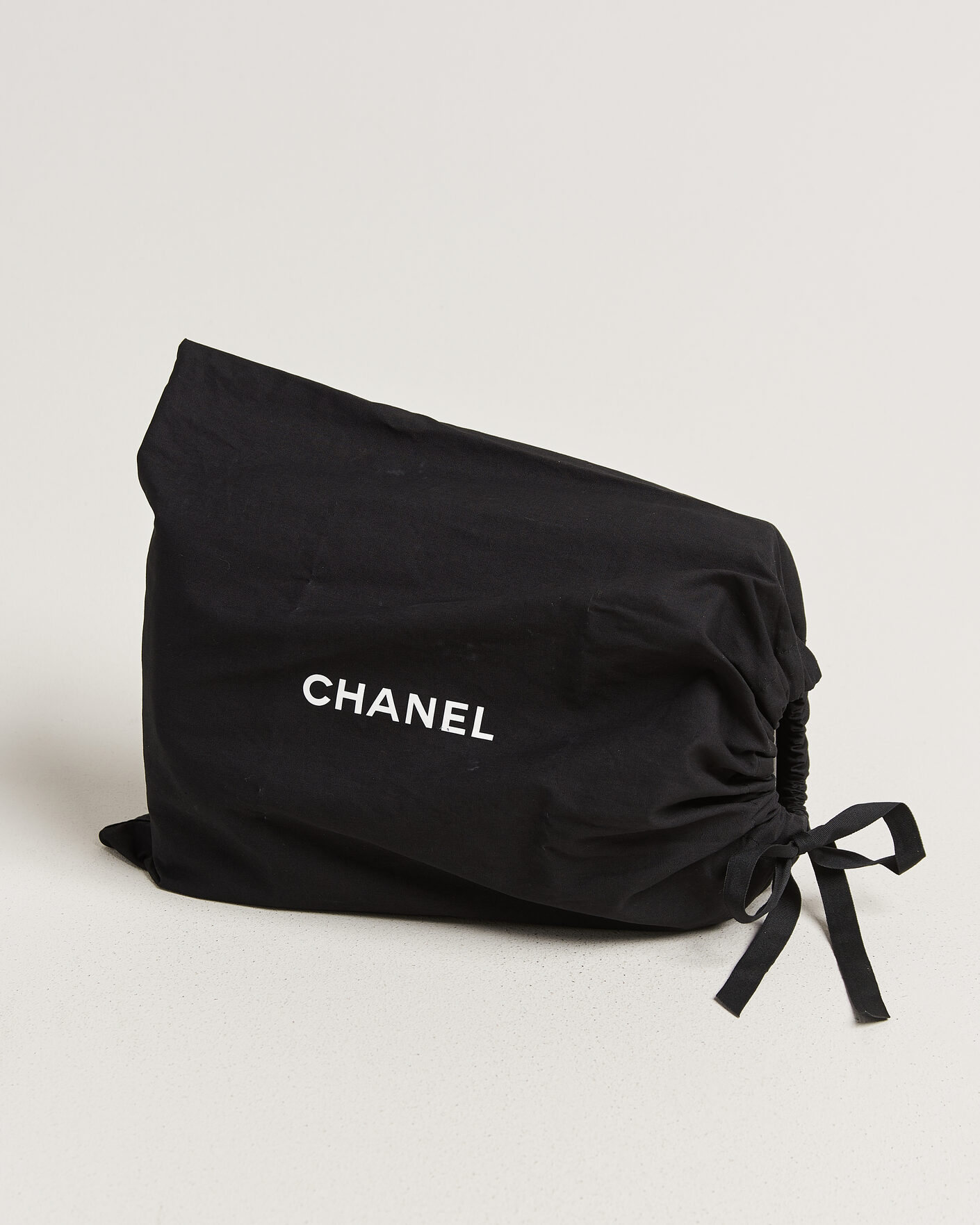 Homme | Pre-Owned & Vintage Bags | Chanel Pre-Owned | Classic Jumbo Double Flap Bag Lambskin Black