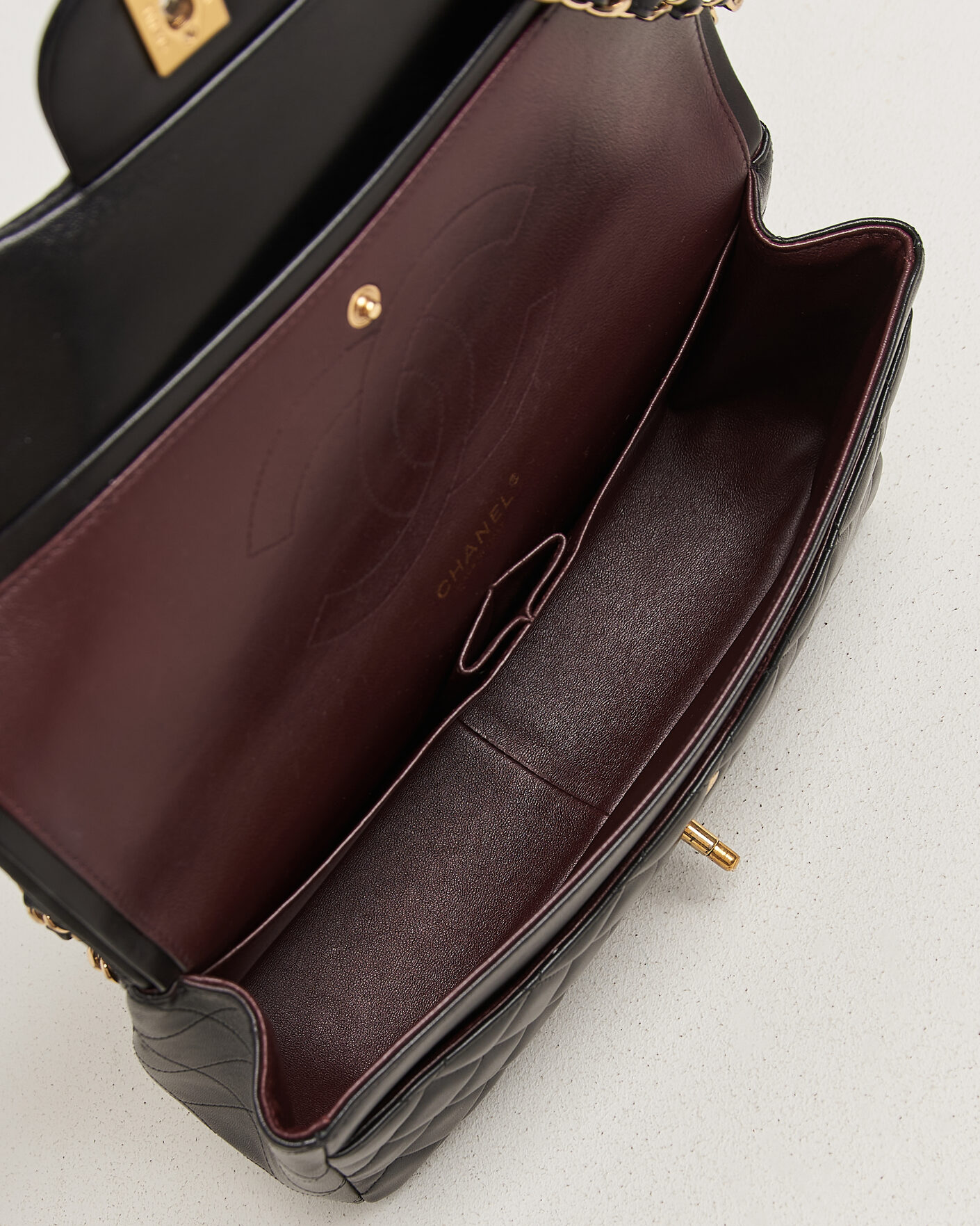 Homme | Pre-Owned & Vintage Bags | Chanel Pre-Owned | Classic Jumbo Double Flap Bag Lambskin Black