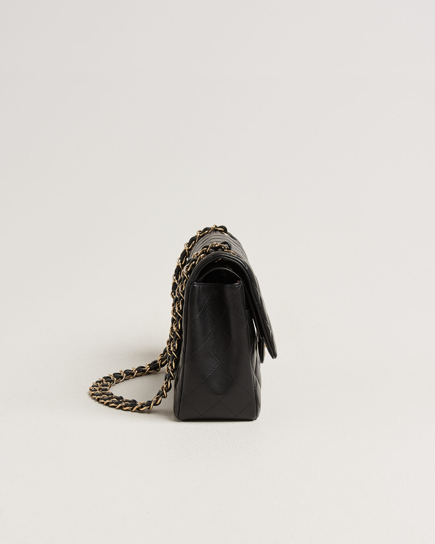 Homme | Pre-Owned & Vintage Bags | Chanel Pre-Owned | Classic Jumbo Double Flap Bag Lambskin Black