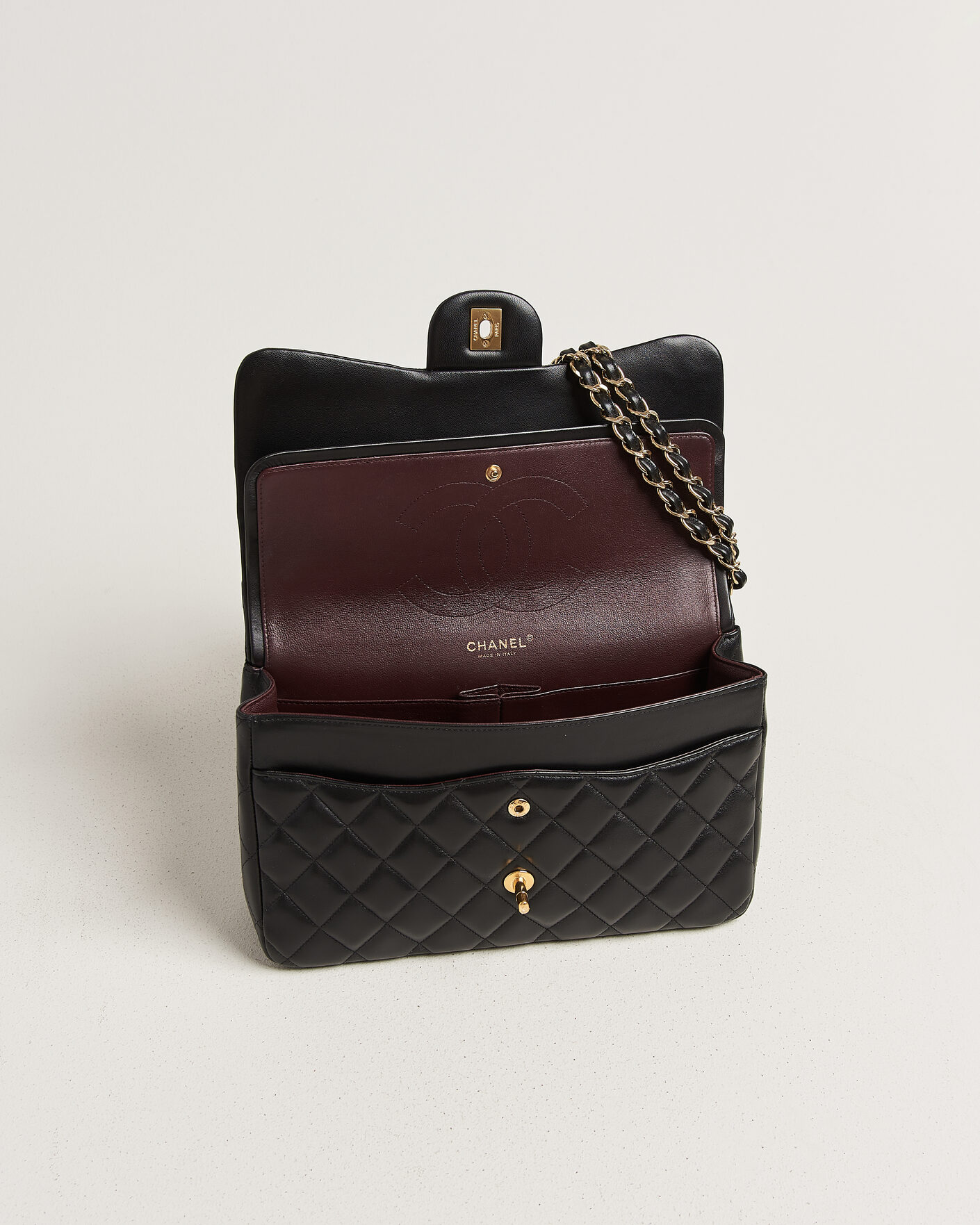 Homme | Pre-Owned & Vintage Bags | Chanel Pre-Owned | Classic Jumbo Double Flap Bag Lambskin Black