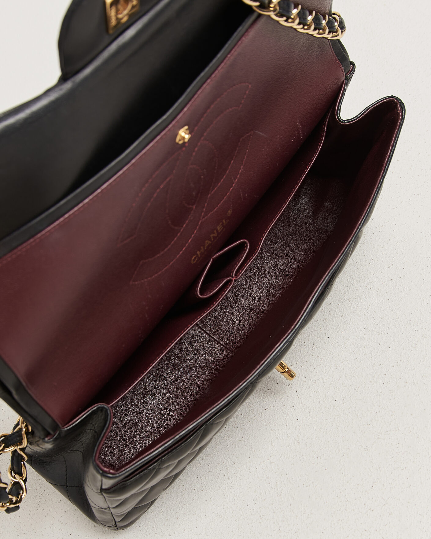 Homme | Pre-Owned & Vintage Bags | Chanel Pre-Owned | Classic Jumbo Double Flap Bag Lambskin Black