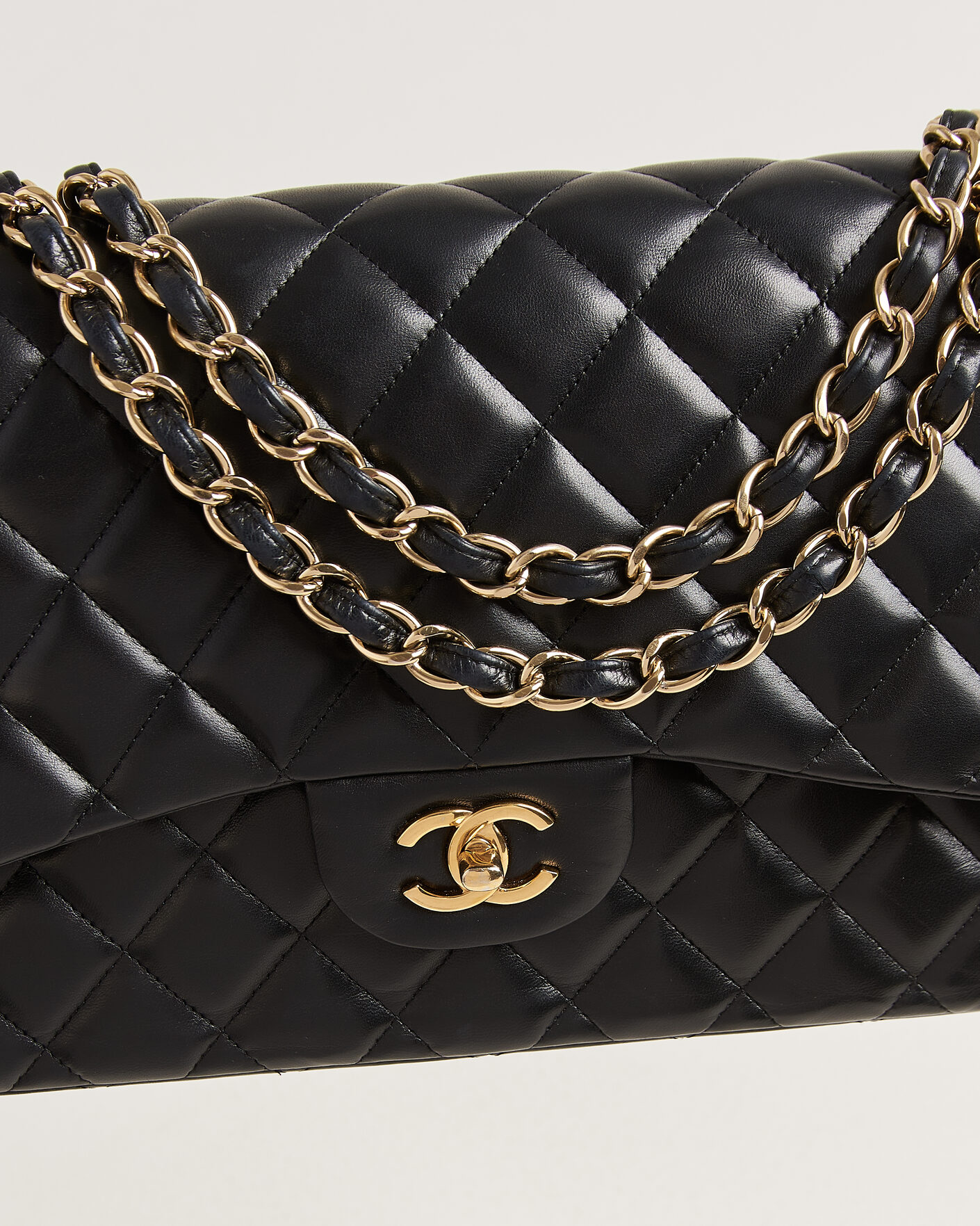 Homme | Pre-Owned & Vintage Bags | Chanel Pre-Owned | Classic Jumbo Double Flap Bag Lambskin Black