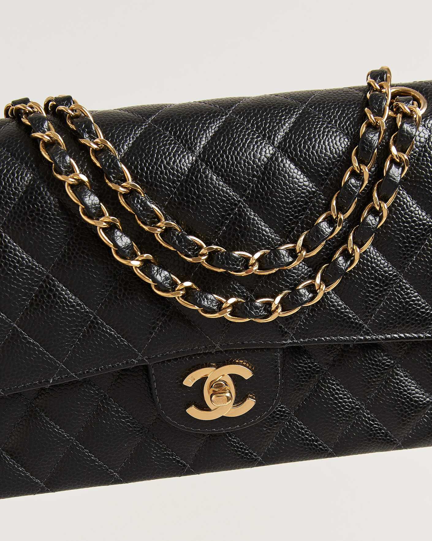 Homme | Pre-Owned & Vintage Bags | Chanel Pre-Owned | Classic Medium Double Flap Bag Caviar Black