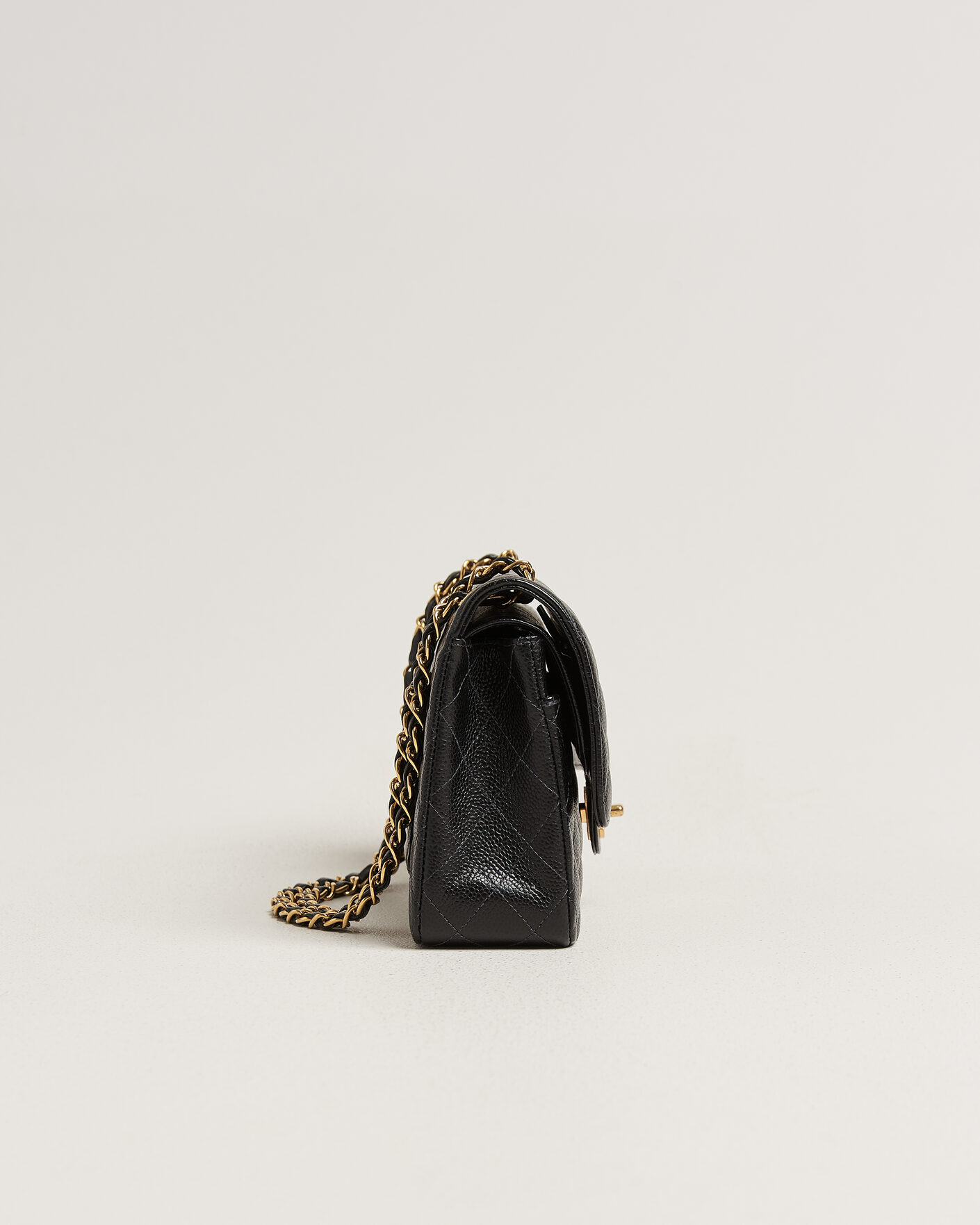 Homme | Pre-Owned & Vintage Bags | Chanel Pre-Owned | Classic Medium Double Flap Bag Caviar Black