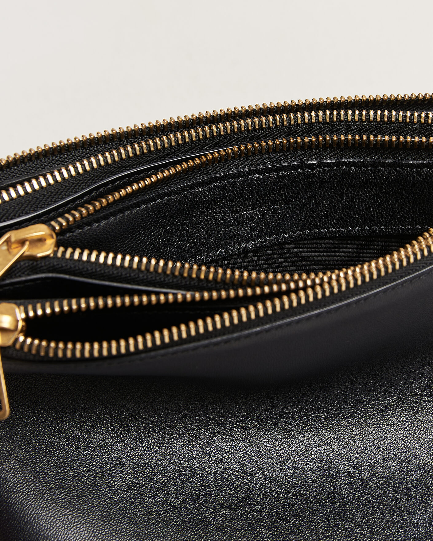 Homme | Pre-Owned & Vintage Bags | Celine Pre-Owned | Trio Bag Small Leather Black