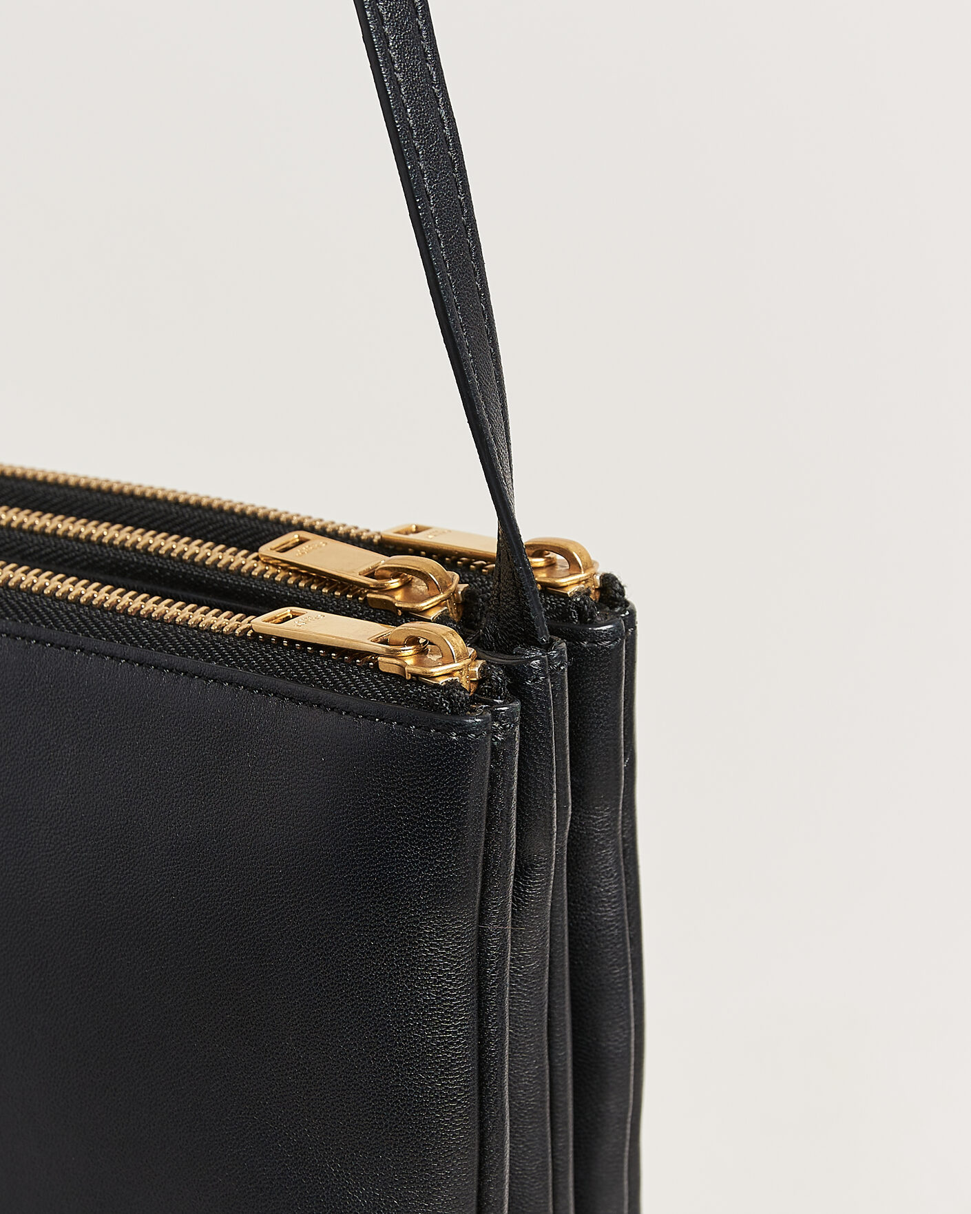 Homme | Pre-Owned & Vintage Bags | Celine Pre-Owned | Trio Bag Small Leather Black