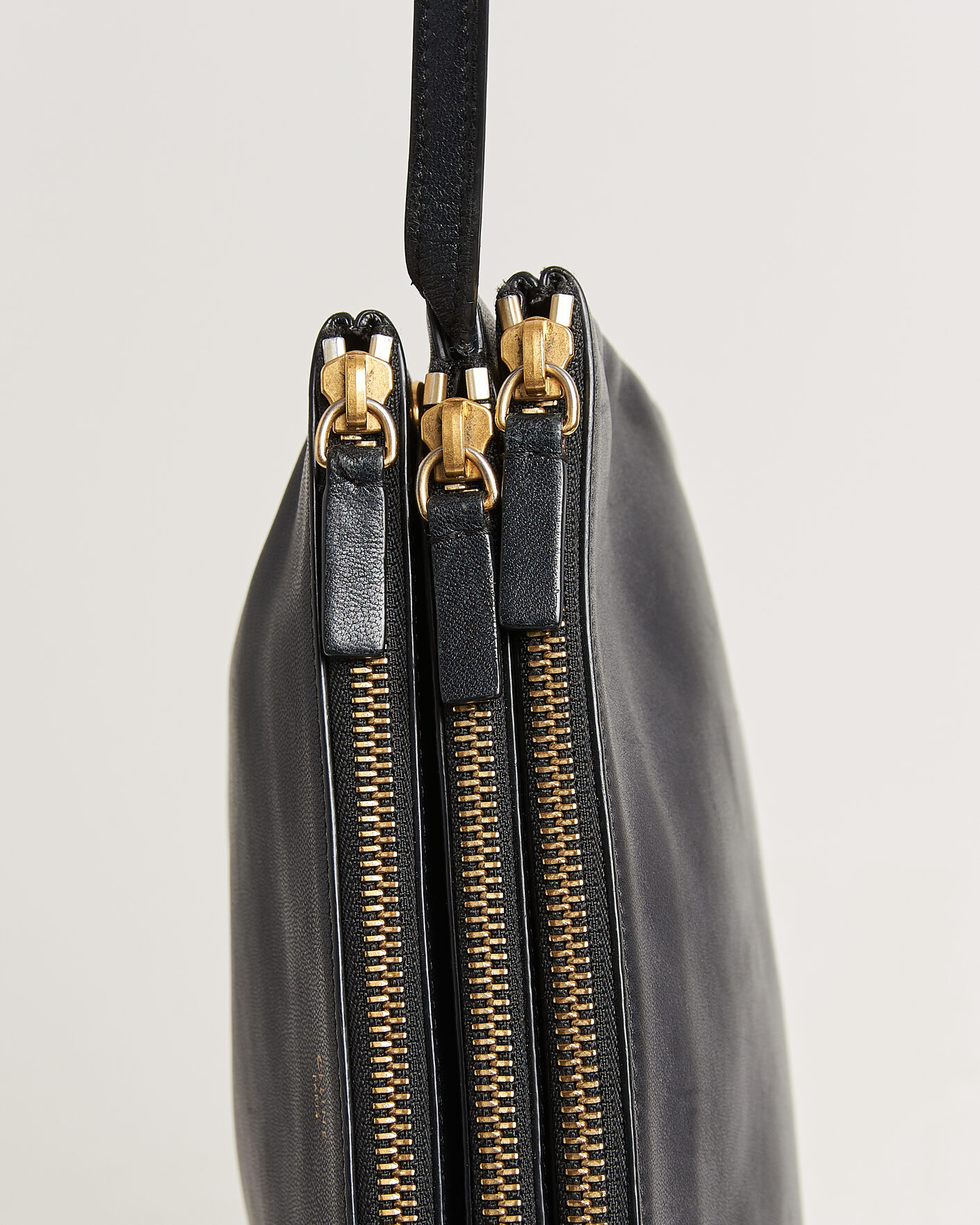 Homme | Pre-Owned & Vintage Bags | Celine Pre-Owned | Trio Bag Medium Leather Black