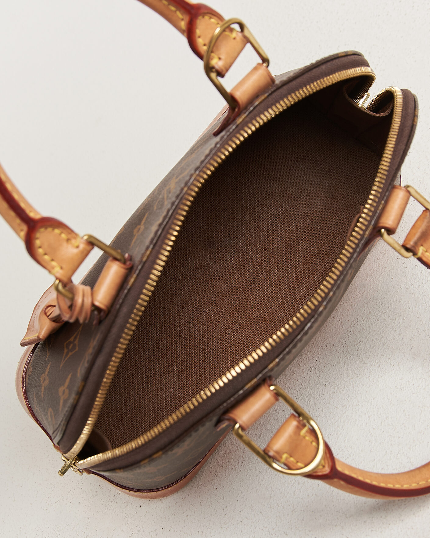 Homme | Pre-Owned & Vintage Bags | Louis Vuitton Pre-Owned | Alma BB Monogram