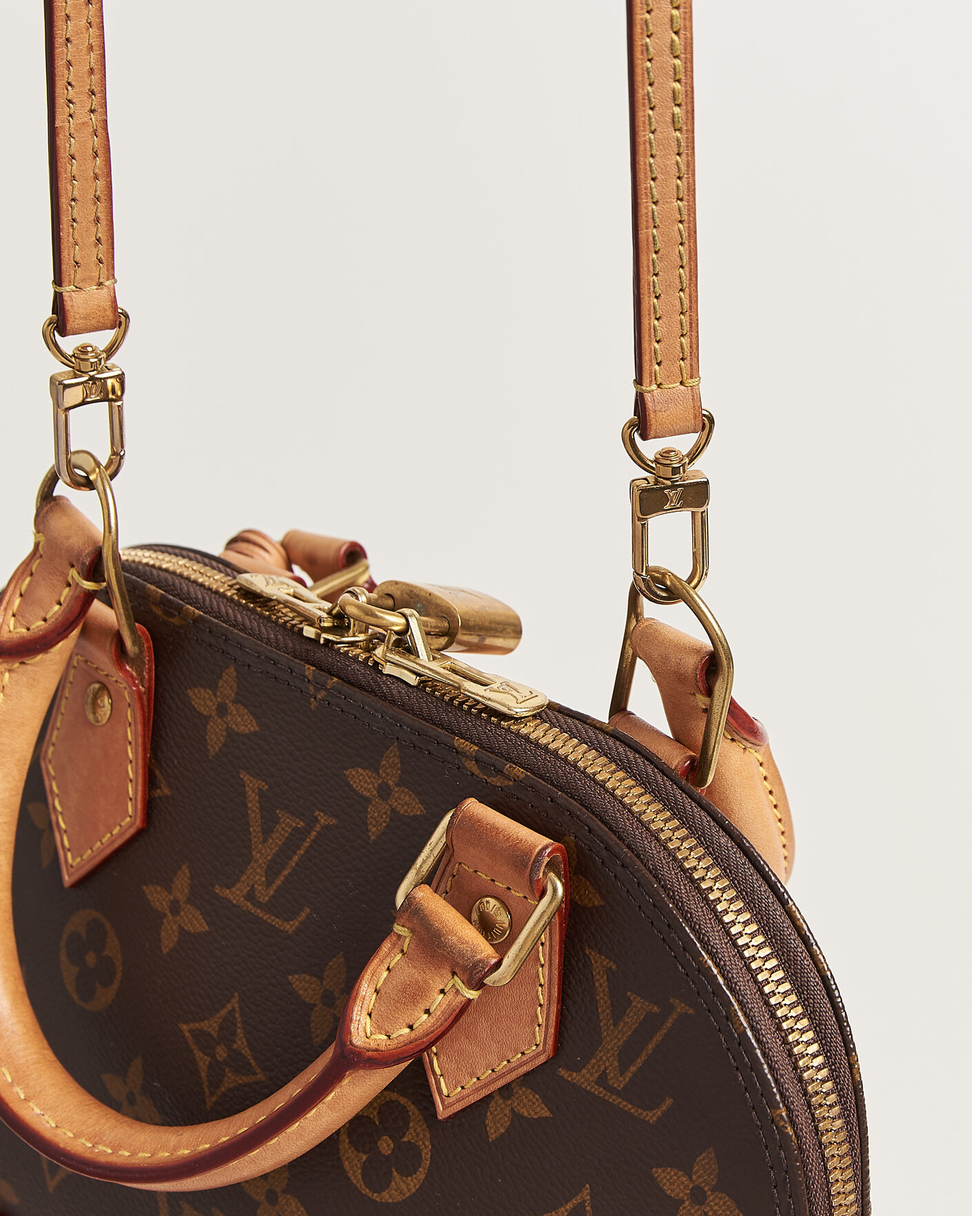 Homme | Pre-Owned & Vintage Bags | Louis Vuitton Pre-Owned | Alma BB Monogram