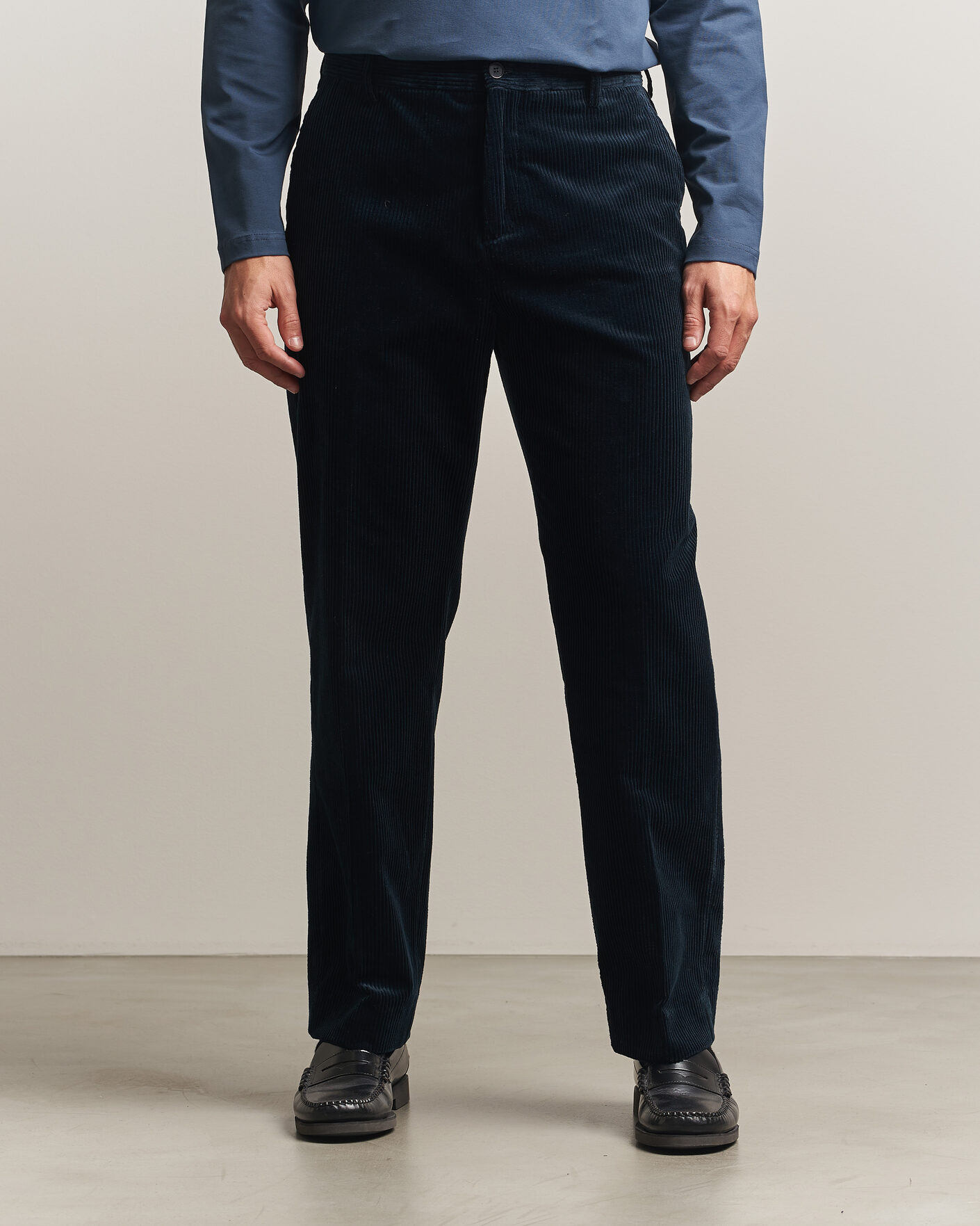 Homme | Pantalons | Filippa K | Julian Corduroy Chino Trousers Dark Navy
