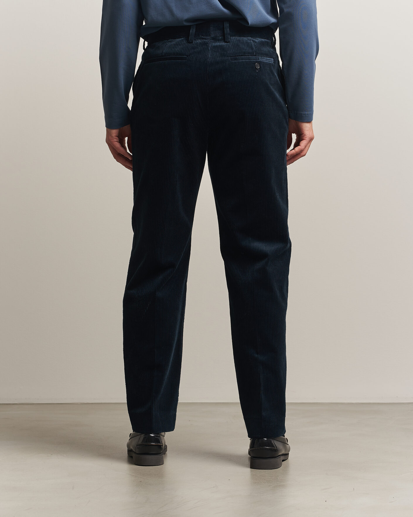 Homme | Pantalons | Filippa K | Julian Corduroy Chino Trousers Dark Navy