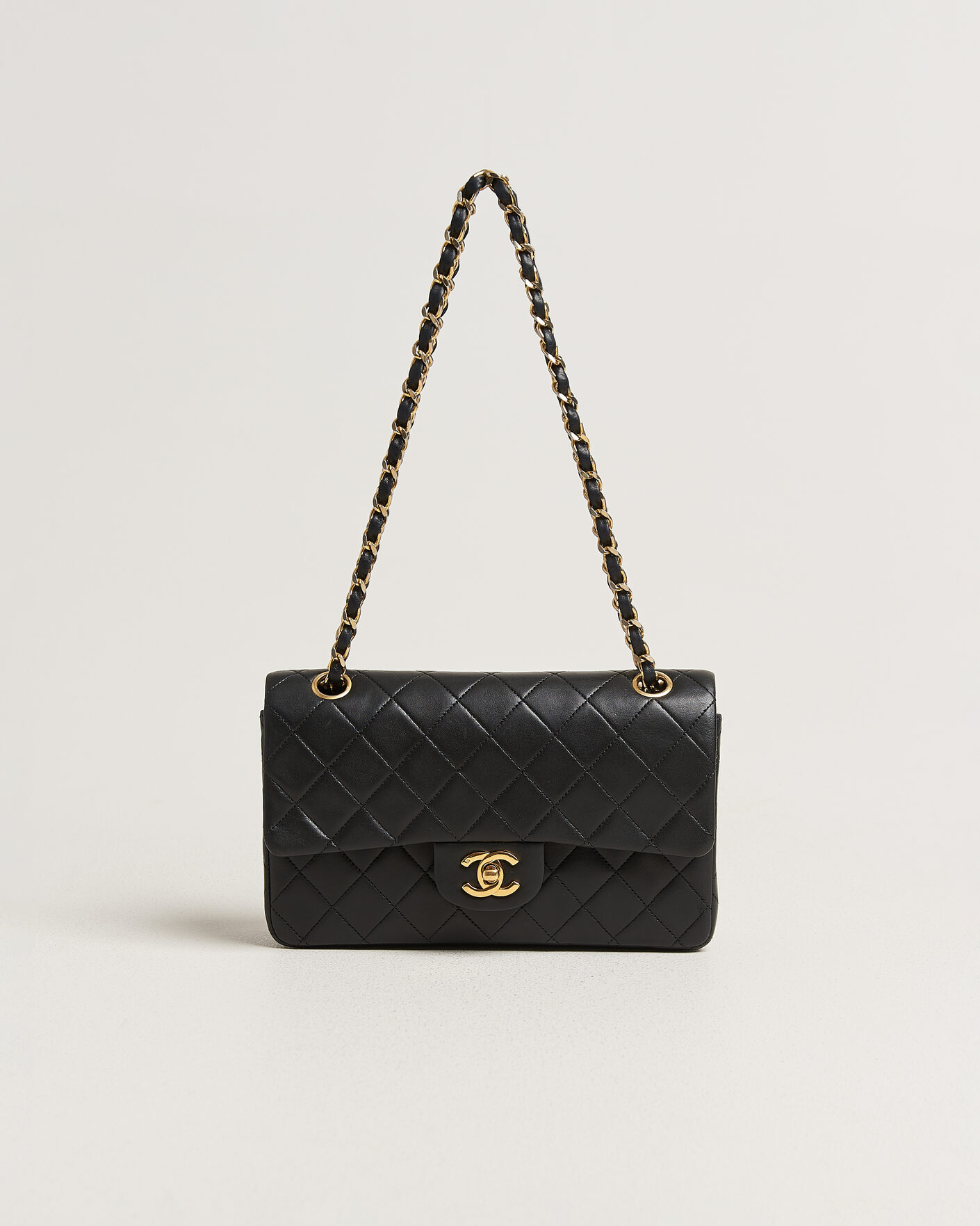 Homme | Pre-Owned & Vintage Bags | Chanel Pre-Owned | Classic Small Double Flap Bag Lambskin Black