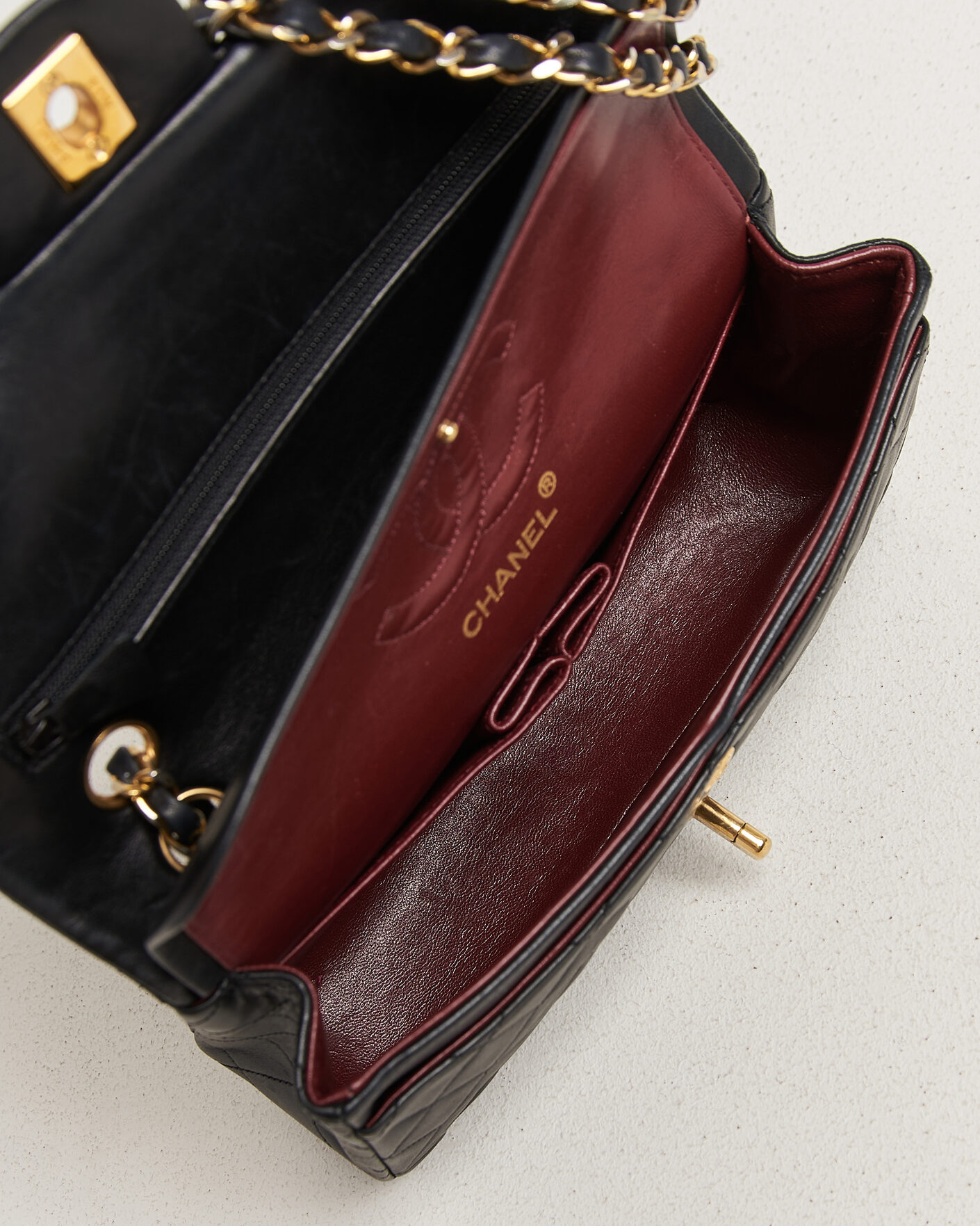 Homme | Pre-Owned & Vintage Bags | Chanel Pre-Owned | Classic Small Double Flap Bag Lambskin Black