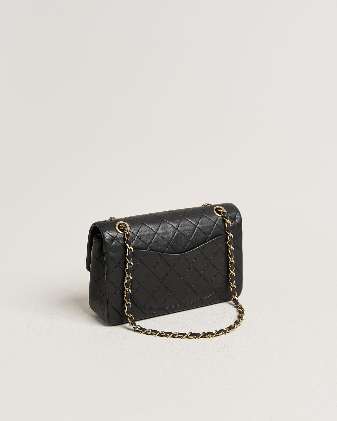 Homme | Pre-Owned & Vintage Bags | Chanel Pre-Owned | Classic Small Double Flap Bag Lambskin Black