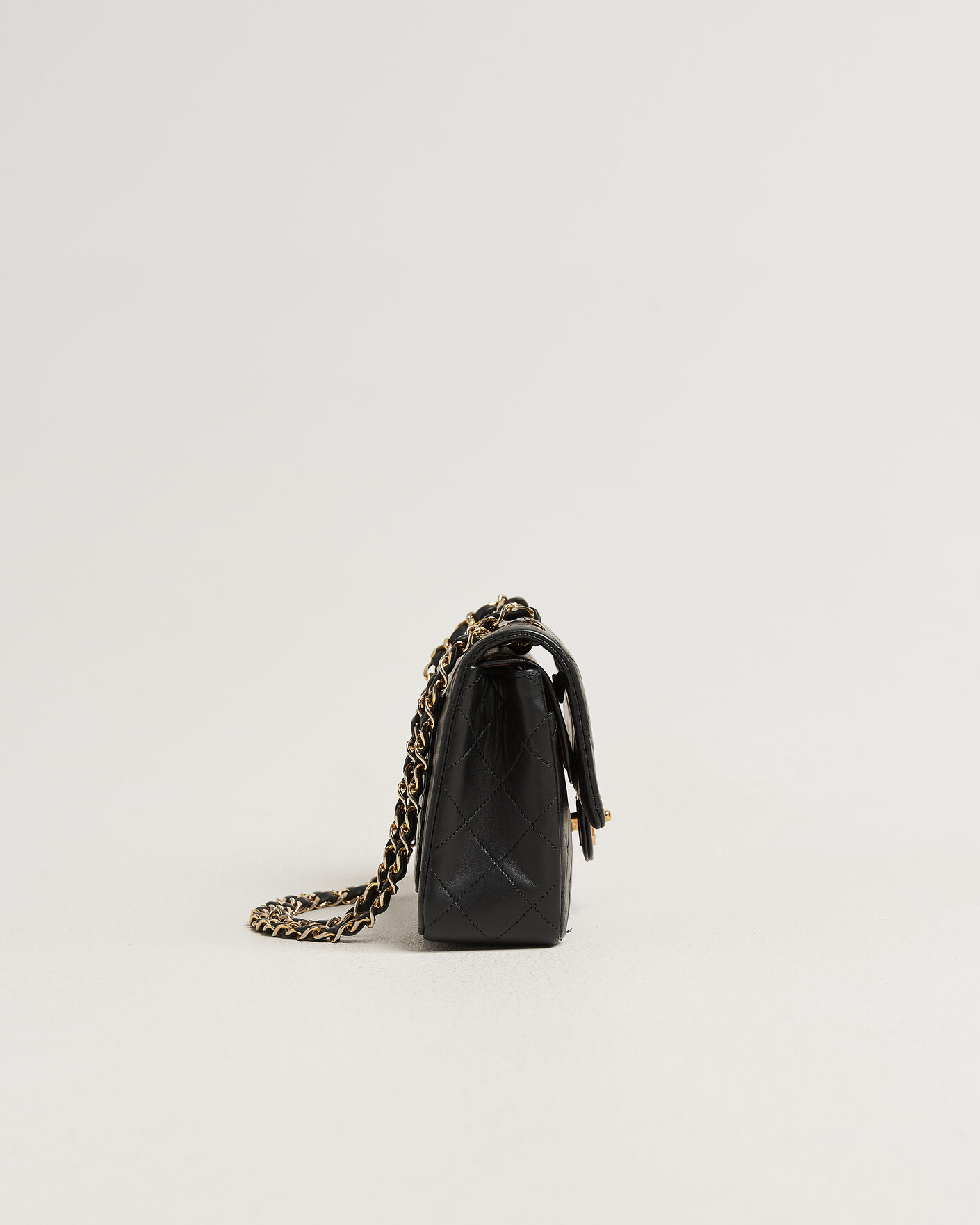 Homme | Pre-Owned & Vintage Bags | Chanel Pre-Owned | Classic Small Double Flap Bag Lambskin Black