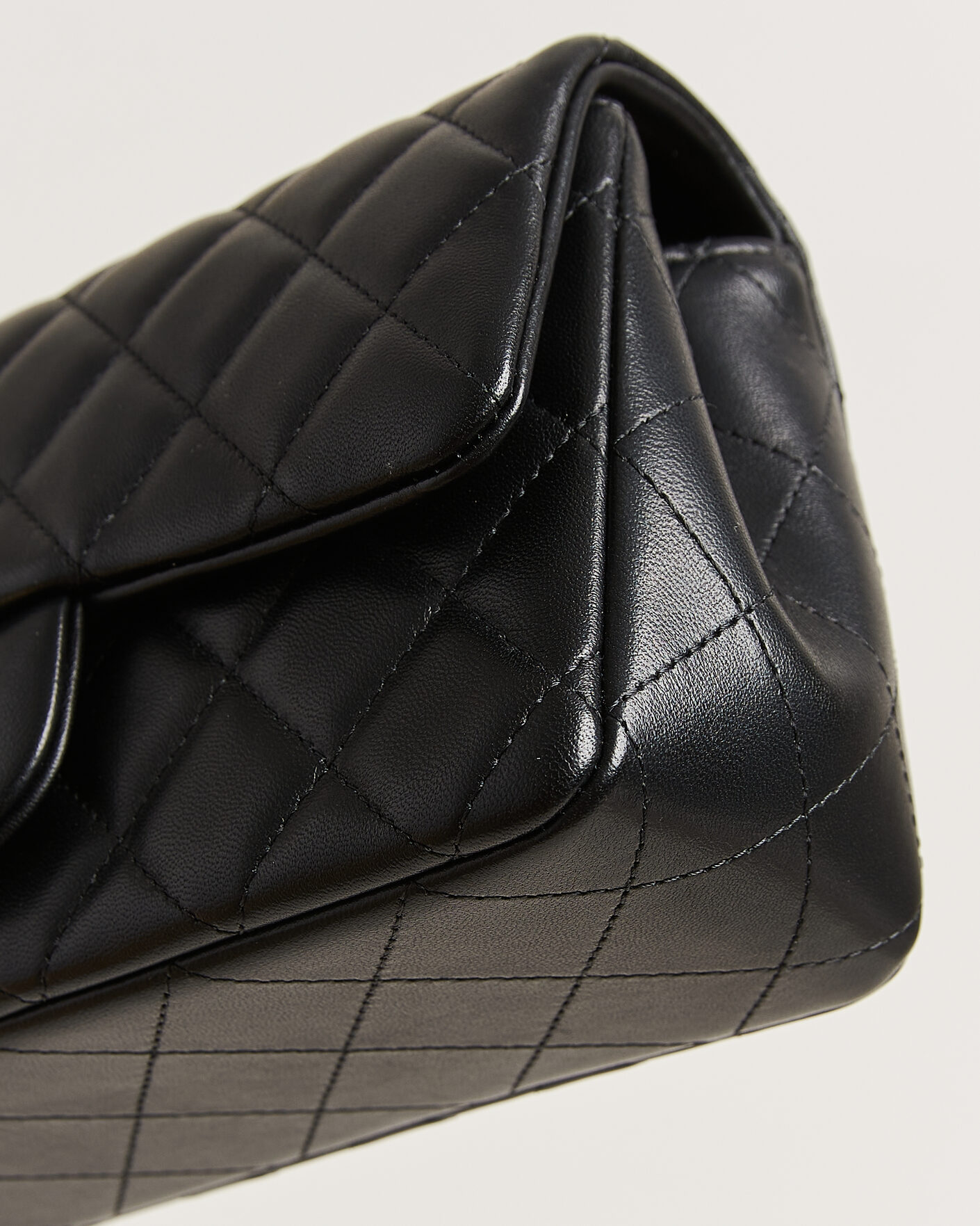 Homme | Pre-Owned & Vintage Bags | Chanel Pre-Owned | Classic Mini Rectangular Single Flap Bag Lambskin Black