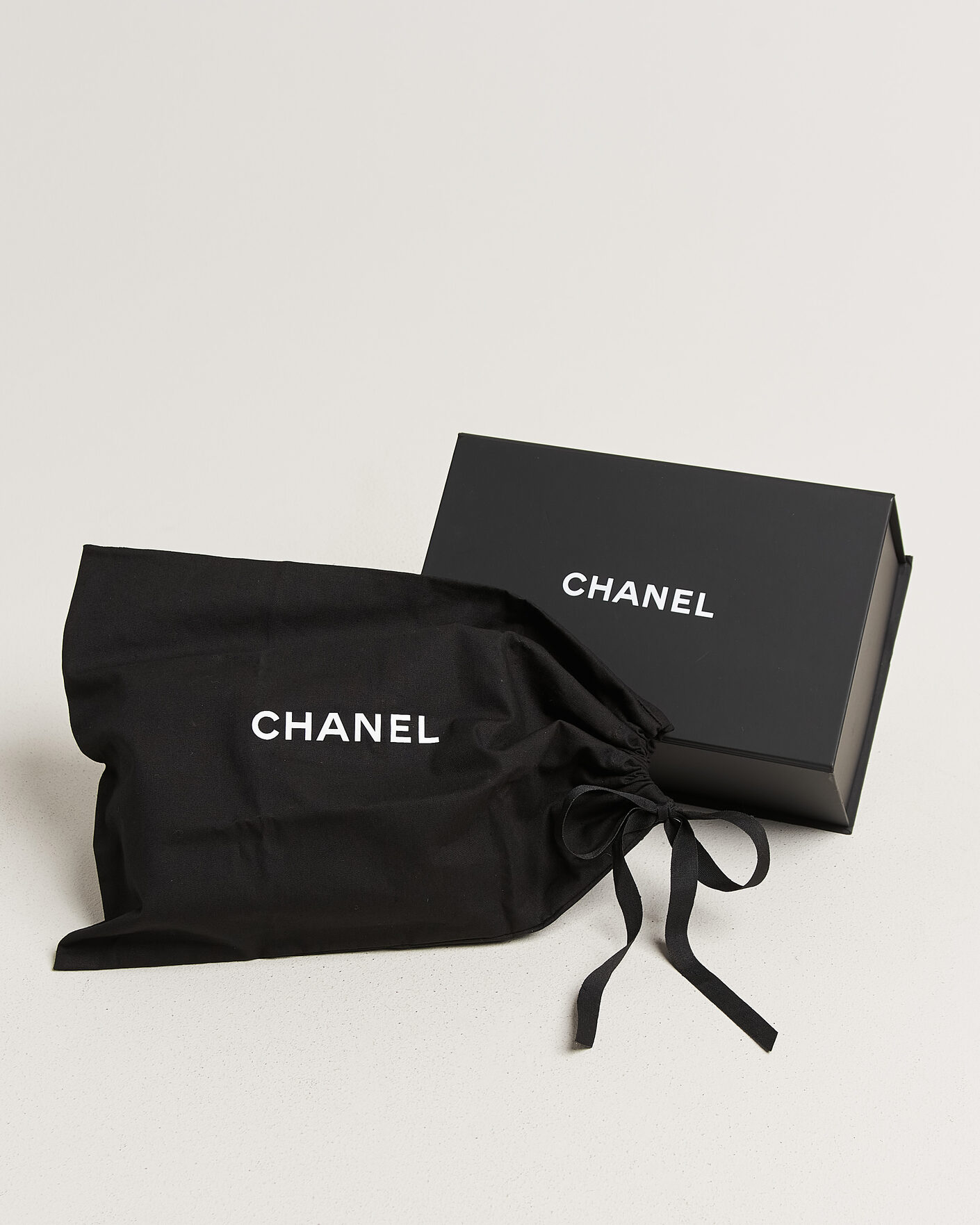 Homme | Pre-Owned & Vintage Bags | Chanel Pre-Owned | Classic Mini Rectangular Single Flap Bag Lambskin Black