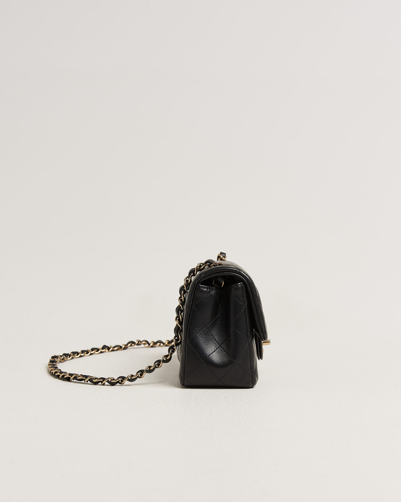 Homme | Pre-Owned & Vintage Bags | Chanel Pre-Owned | Classic Mini Rectangular Single Flap Bag Lambskin Black
