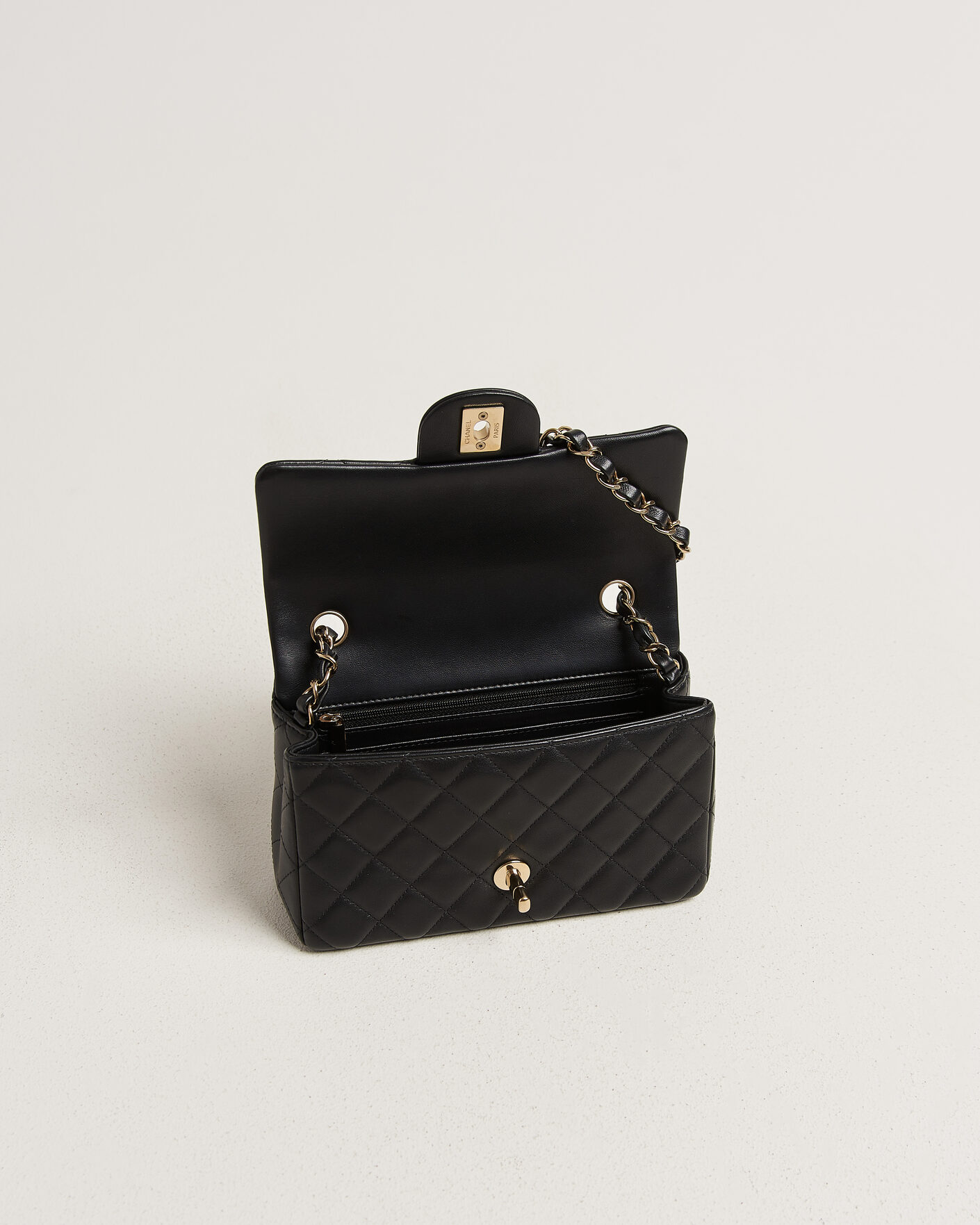 Homme | Pre-Owned & Vintage Bags | Chanel Pre-Owned | Classic Mini Rectangular Single Flap Bag Lambskin Black
