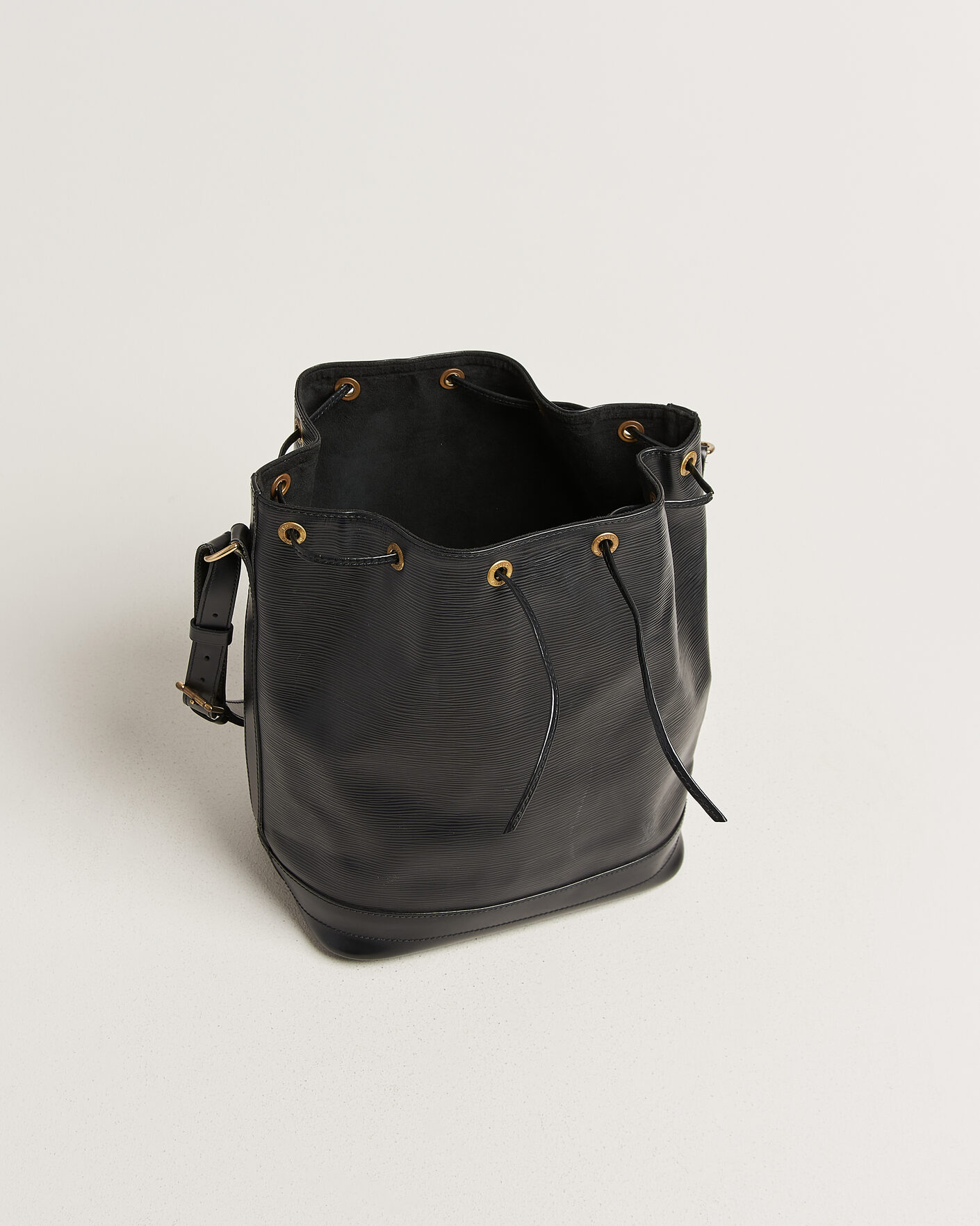 Homme | Pre-Owned & Vintage Bags | Louis Vuitton Pre-Owned | Noé Epi Leather Black