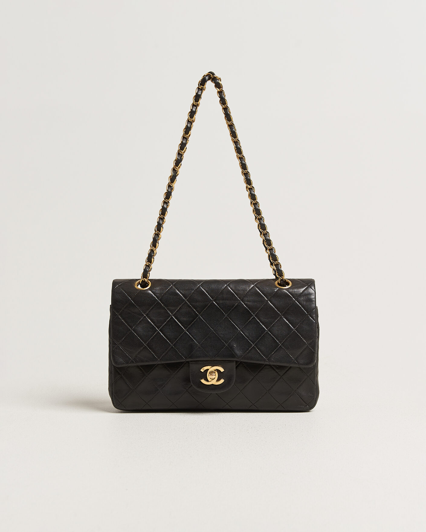 Homme | Pre-Owned & Vintage Bags | Louis Vuitton Pre-Owned | Chanel Pre-Owned Classic Medium Double Flap Bag Lambskin Black