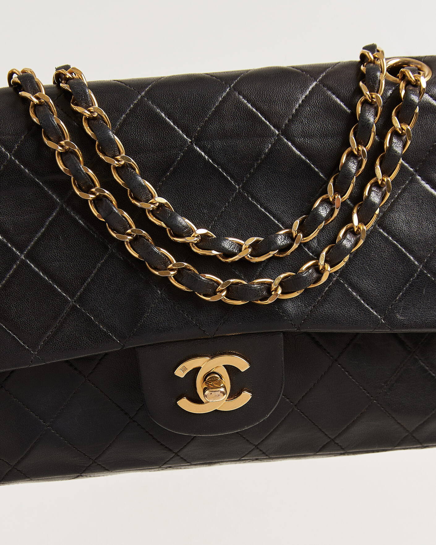 Homme | Pre-Owned & Vintage Bags | Louis Vuitton Pre-Owned | Chanel Pre-Owned Classic Medium Double Flap Bag Lambskin Black