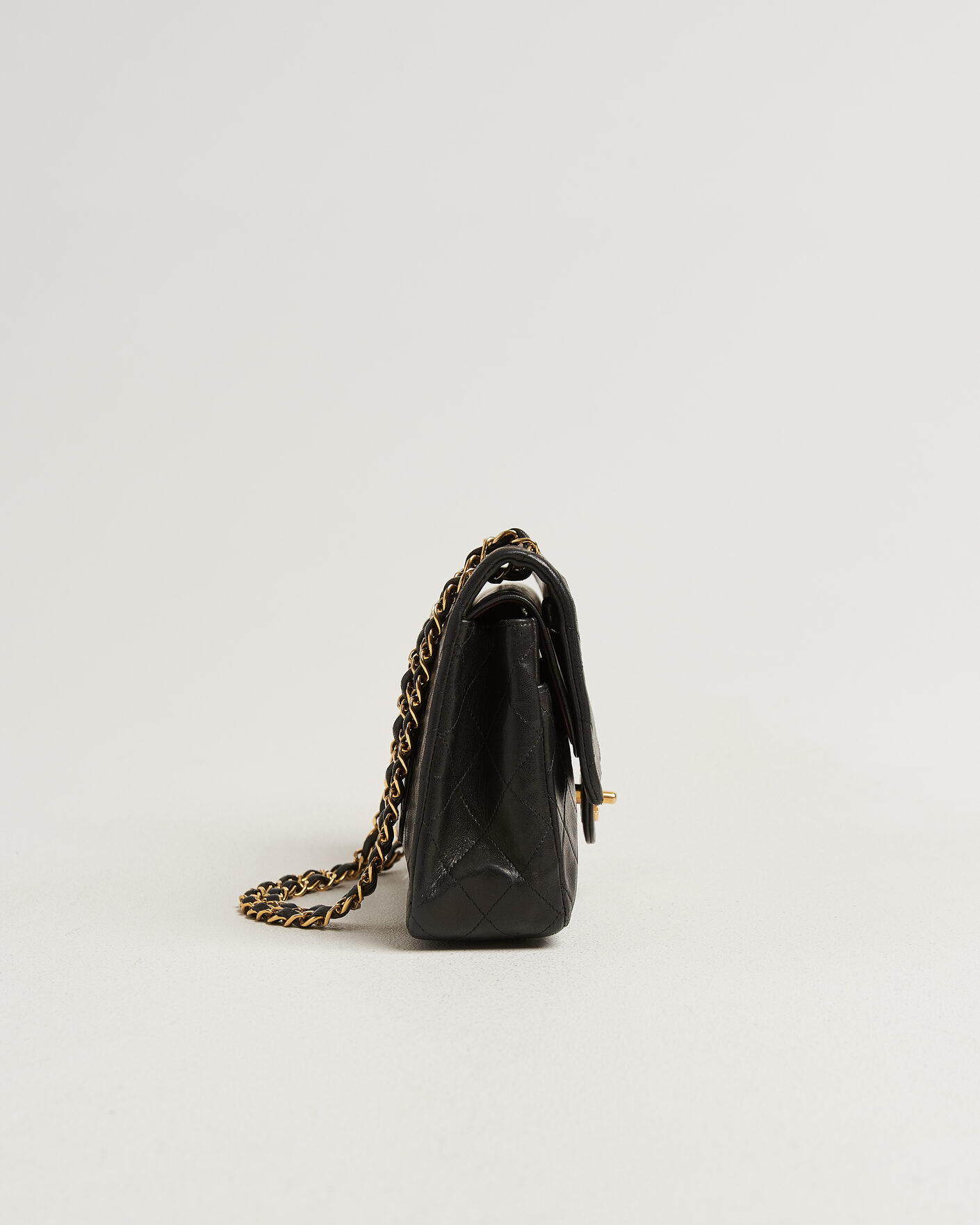 Homme | Pre-Owned & Vintage Bags | Louis Vuitton Pre-Owned | Chanel Pre-Owned Classic Medium Double Flap Bag Lambskin Black