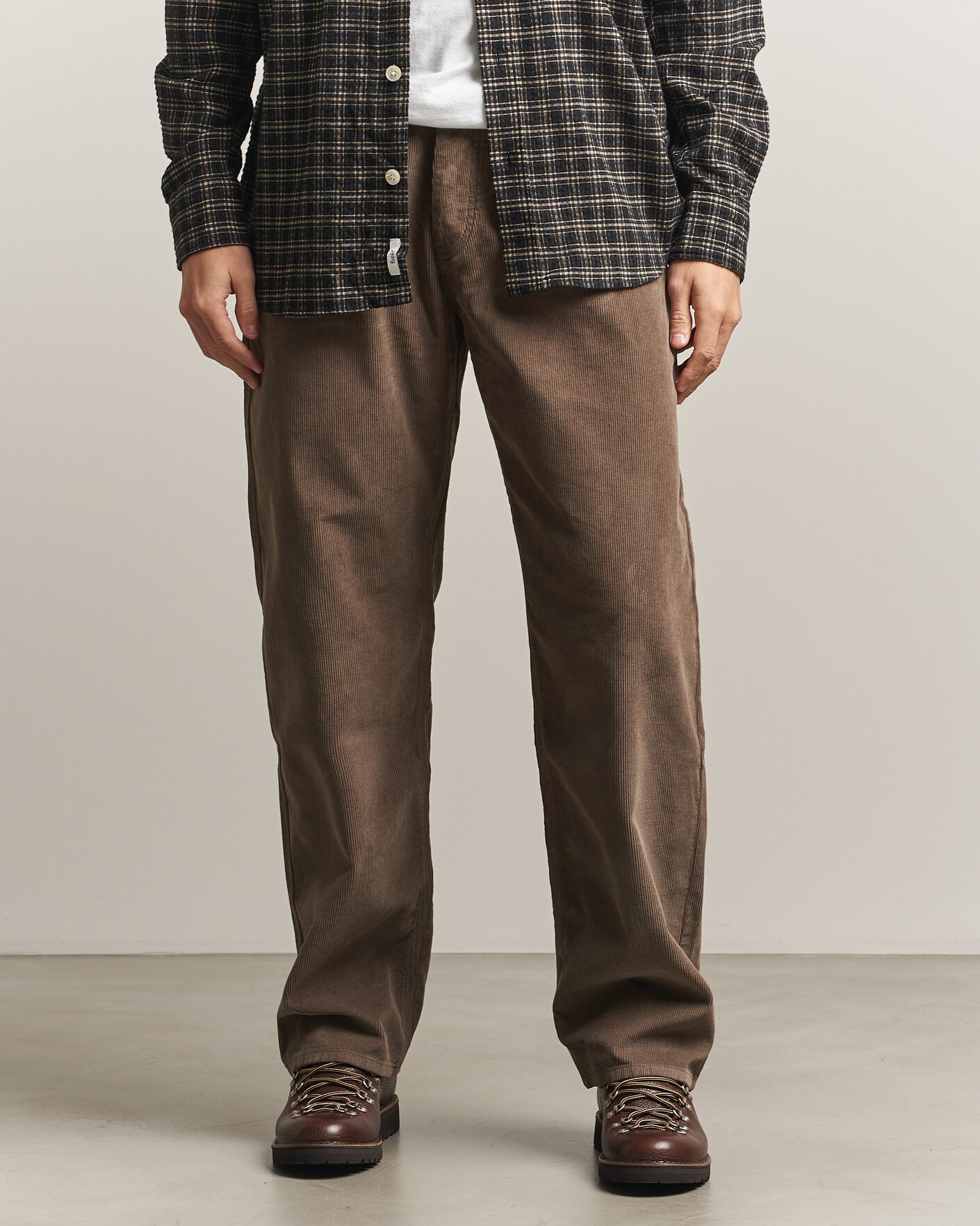 Homme | Pantalons | Forét | Moor Relaxed Fit Corduroy Pants Faded Wood