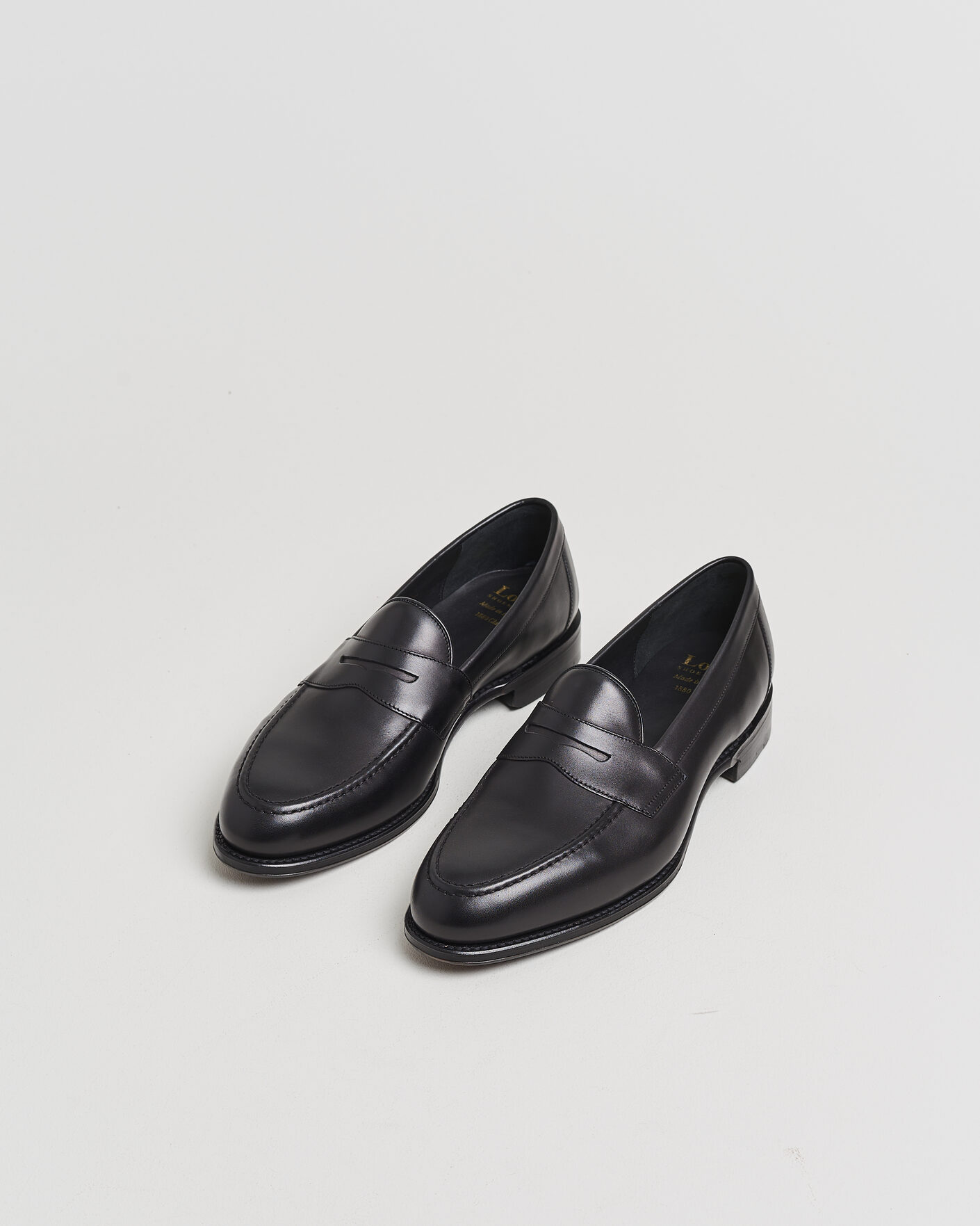 Homme | Pre-owned Chaussures cousues trépointe | Pre-owned | Loake 1880 Hornbeam Eco Penny Loafer Black Calf UK10 - EU44