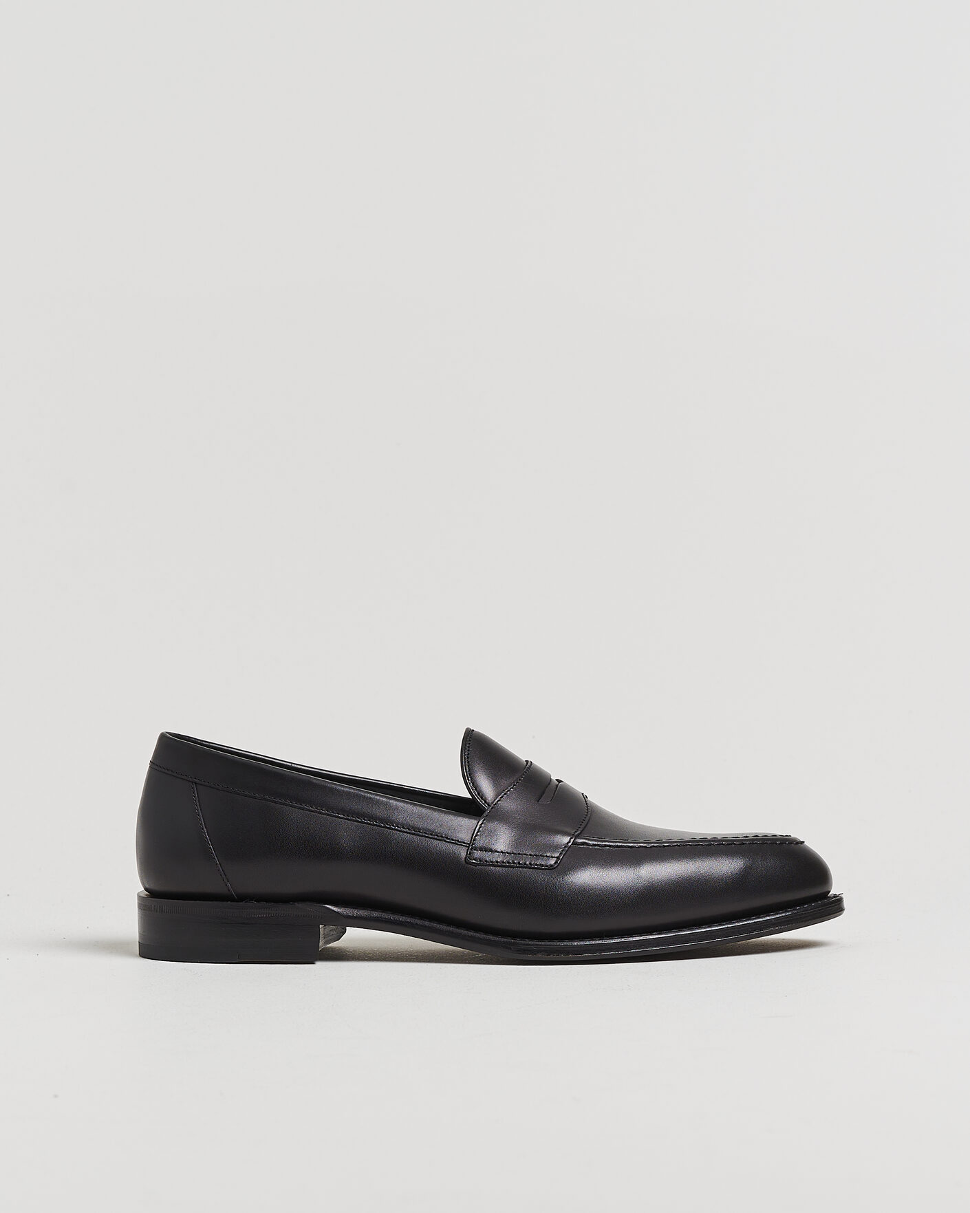 Homme | Pre-owned Chaussures cousues trépointe | Pre-owned | Loake 1880 Hornbeam Eco Penny Loafer Black Calf UK10 - EU44