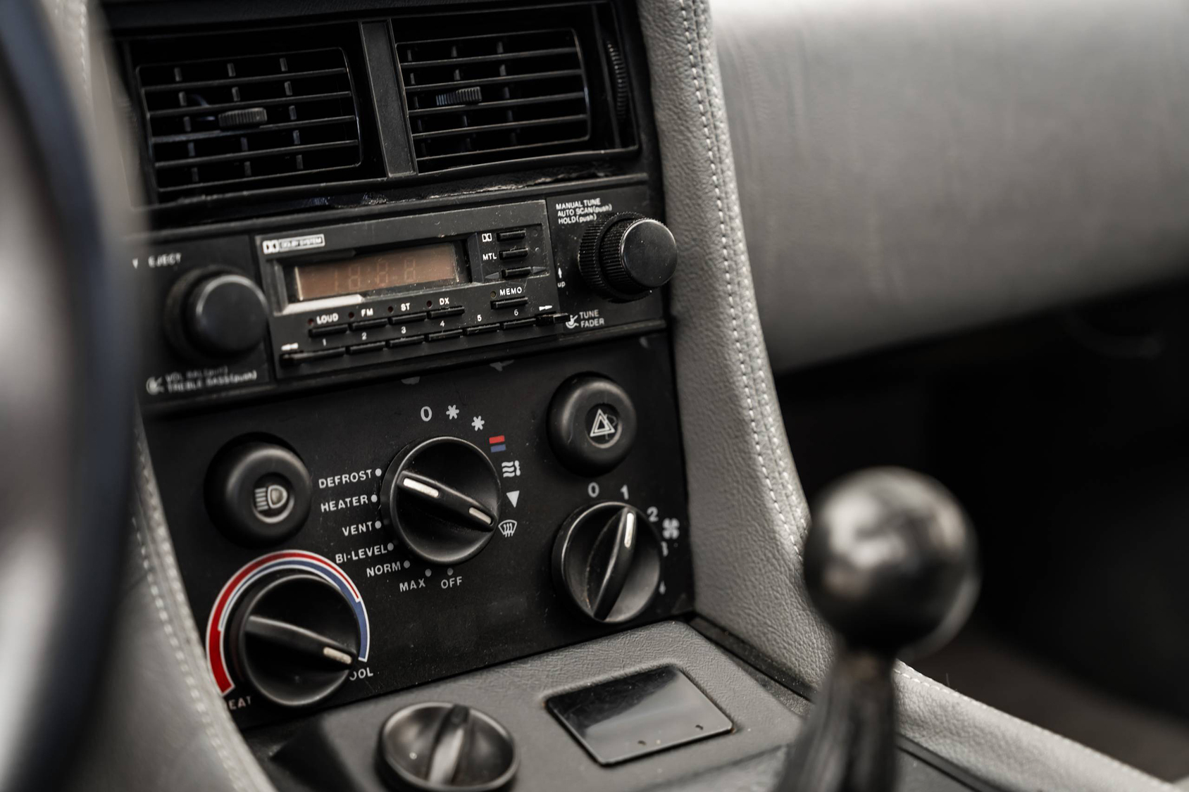 Homme | | Pre-Owned & Vintage Cars | DeLorean DMC-12 ***SOLD***