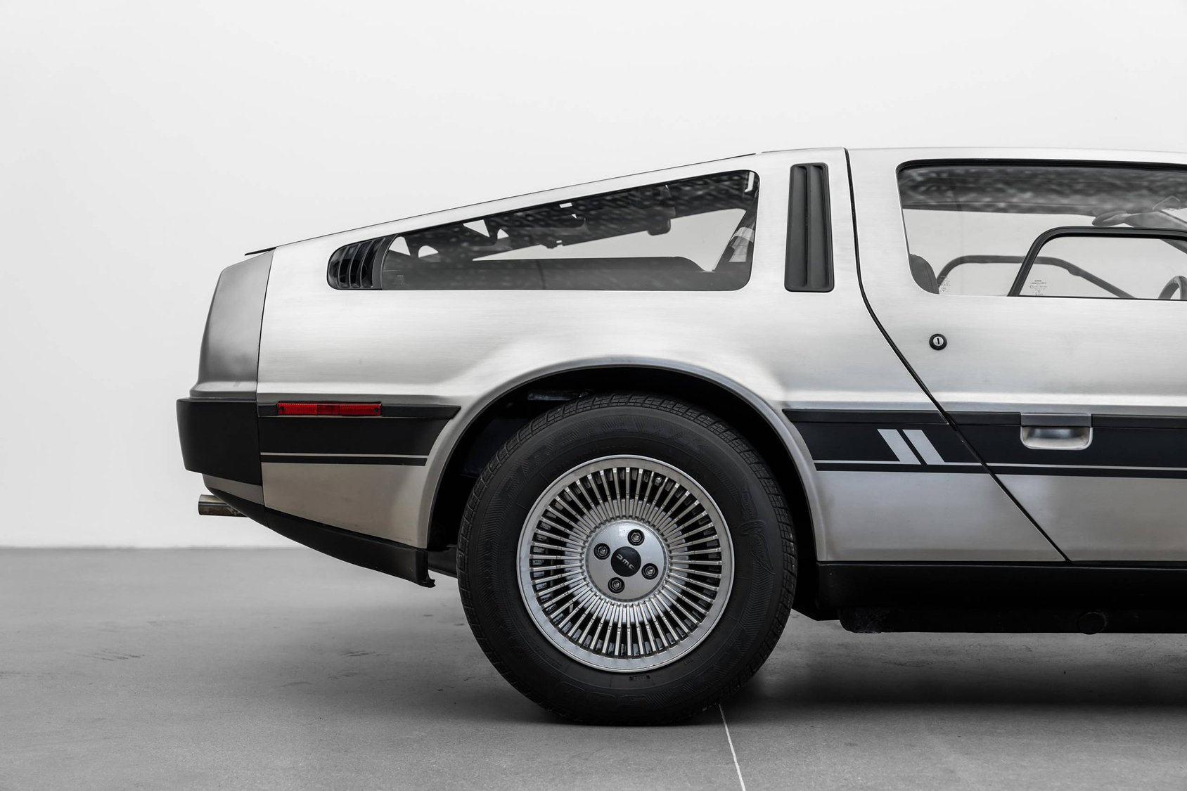 Homme | | Pre-Owned & Vintage Cars | DeLorean DMC-12 ***SOLD***